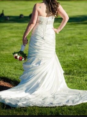 David's Bridal Strapless White Wedding Gown with Train